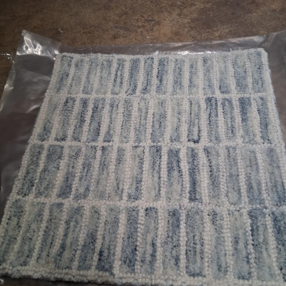 NWT Pottery Barn Capitola Hand-Tufted Wool Rug 18